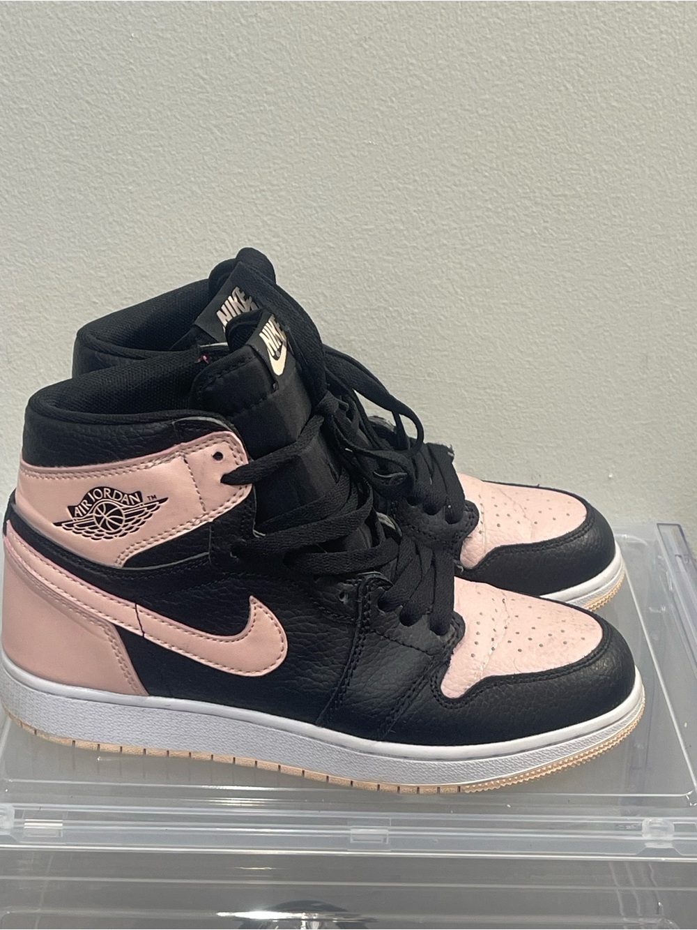 Jordan 1 High Women's Black and Pink Leather Sneakers